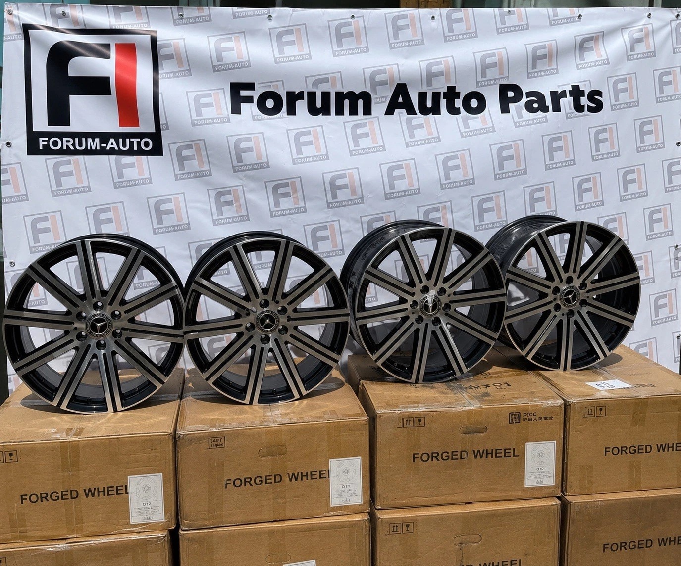 Genuine Mercedes 19 inch OEM alloy wheels for Vito V-Class W447, gloss black diamond cut